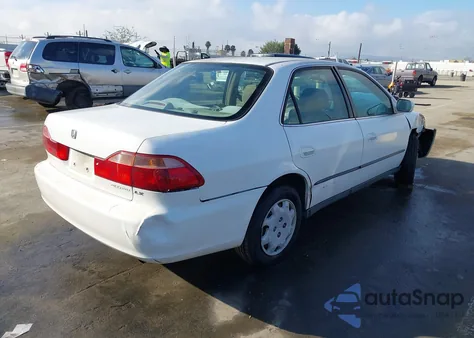 2000 Honda Accord 2.3 Lx из США, поврежденный, VIN 3HGCG665XYG706853